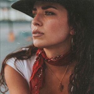 Meet your Posher, Leanna